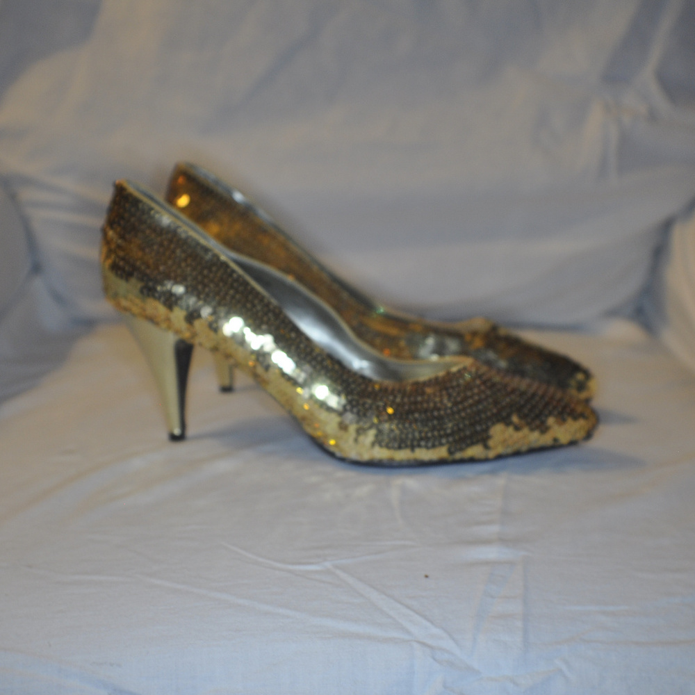 Gold sequin pumps 8.5 B